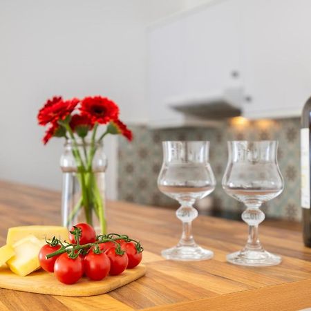 Apartamento Cor Do Mar - Sunny, Clean And Spacious Apartment With Sea View, In Alvor - Very Close Walking Distance To The Beach And Alvor Village Bagian luar foto