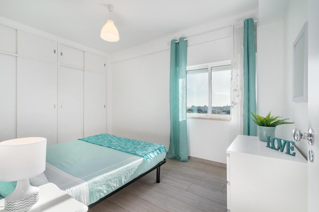Apartamento Cor Do Mar - Sunny, Clean And Spacious Apartment With Sea View, In Alvor - Very Close Walking Distance To The Beach And Alvor Village Bagian luar foto