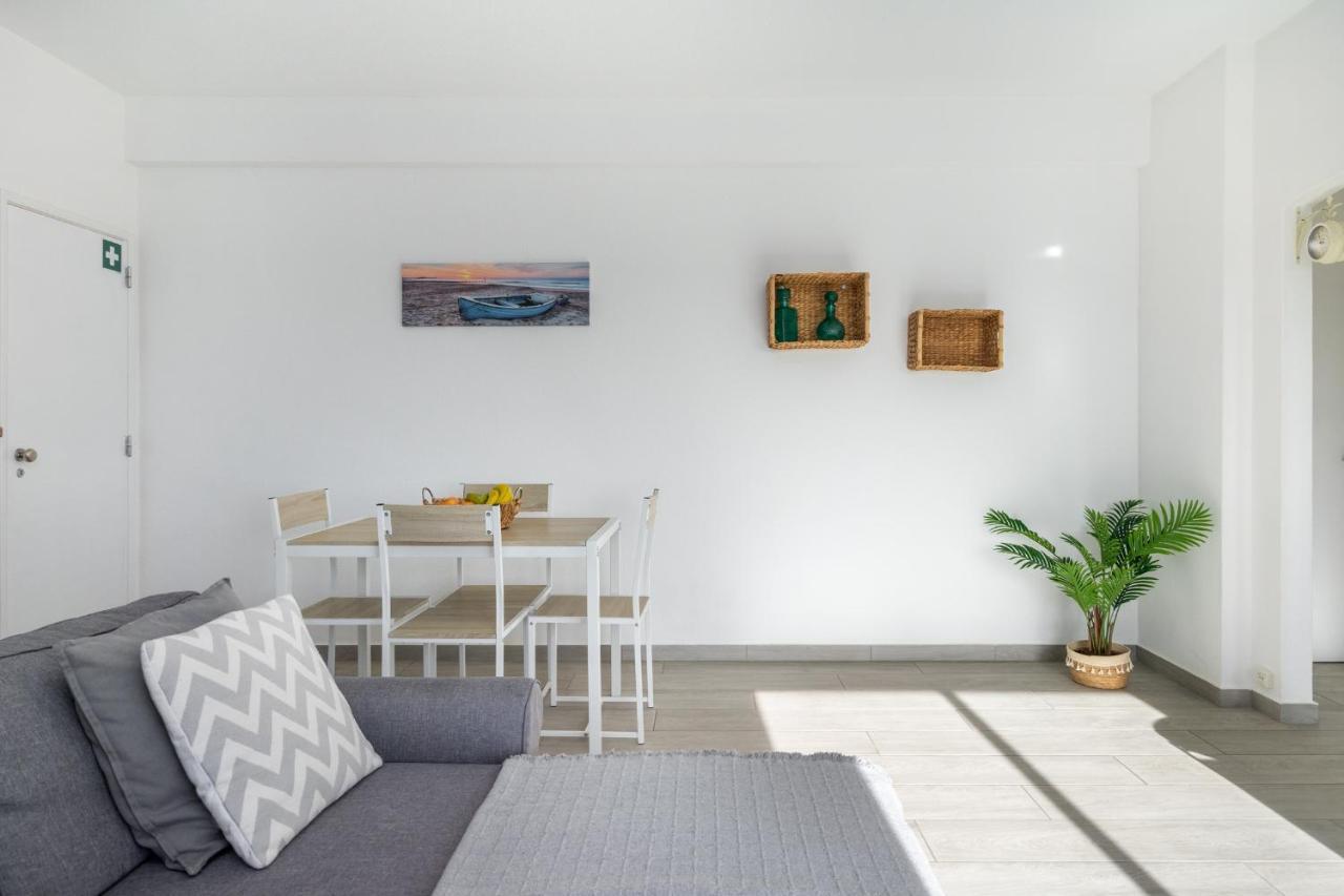 Apartamento Cor Do Mar - Sunny, Clean And Spacious Apartment With Sea View, In Alvor - Very Close Walking Distance To The Beach And Alvor Village Bagian luar foto