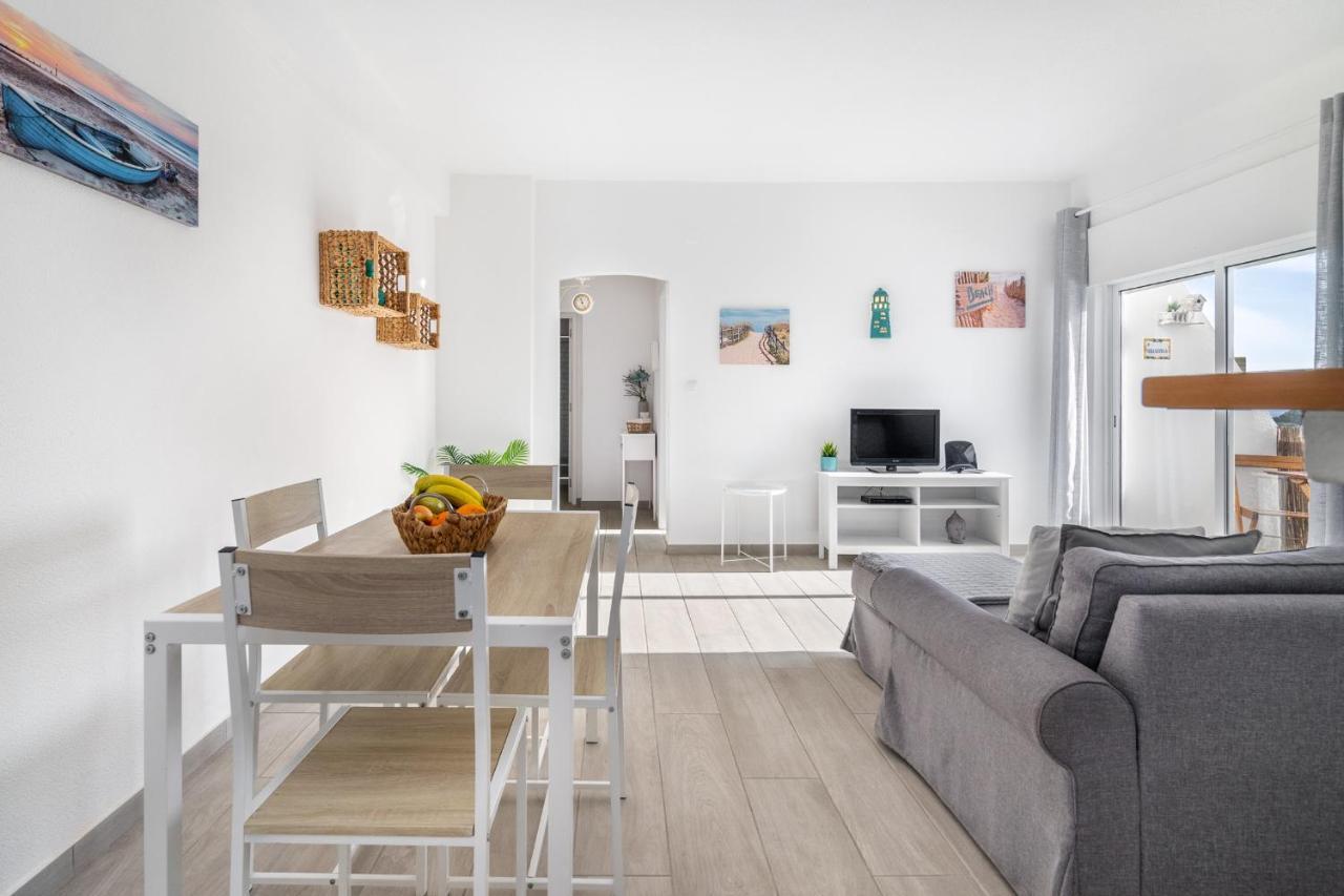 Apartamento Cor Do Mar - Sunny, Clean And Spacious Apartment With Sea View, In Alvor - Very Close Walking Distance To The Beach And Alvor Village Bagian luar foto